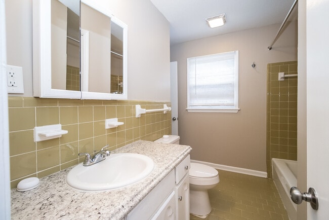 Building Photo - 3711 Fox Trail Cir NW