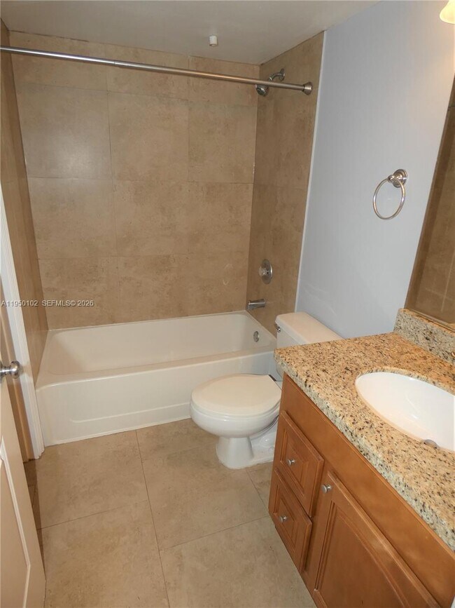 Building Photo - 2810 N Oakland Forest Dr