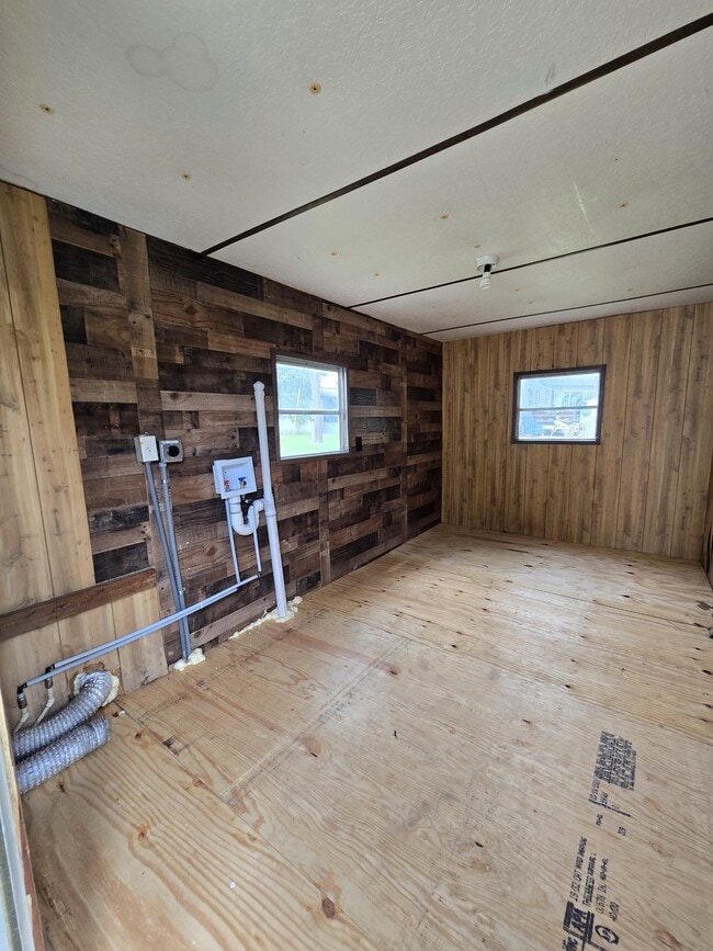 Building Photo - 2004 Palm St