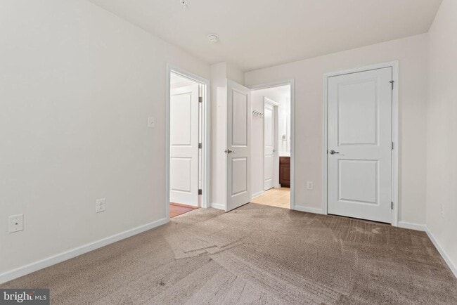 Building Photo - 6405 Walcott Ln