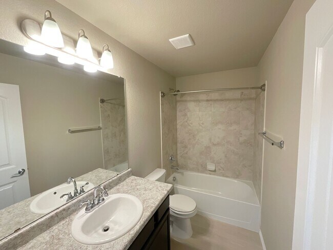 Building Photo - 4 Bedroom Home Available Near Galley Rd & Babcock Rd!