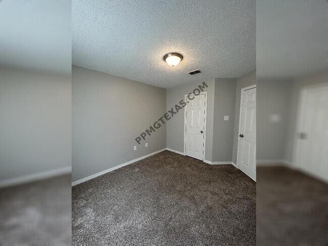 Building Photo - 16 War Eagle Dr