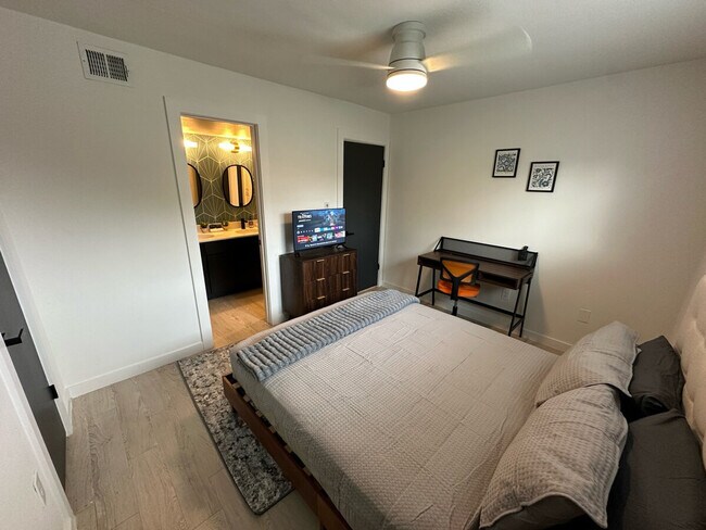 Building Photo - 1317 Newning Ave