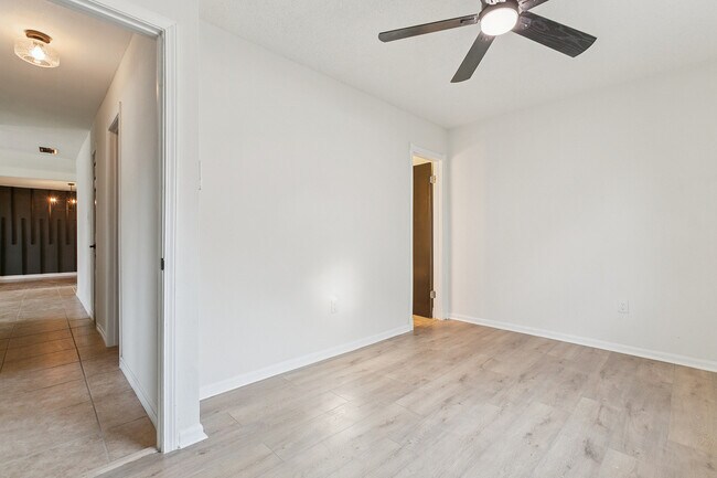 Building Photo - 228 Chapel Ln