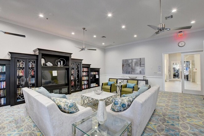Building Photo - 6129 Heliconia Rd