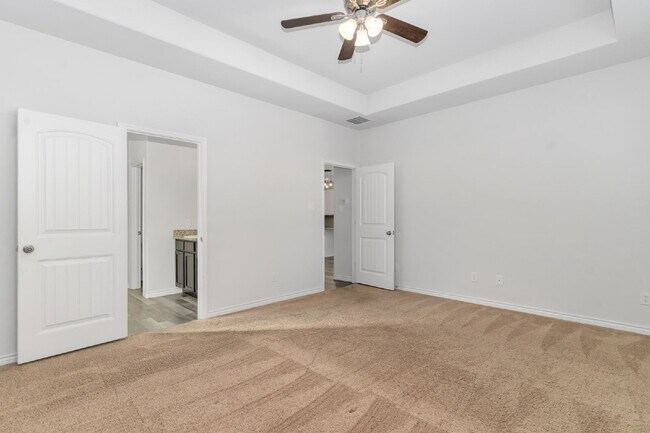 Building Photo - Modern 4 Bdrm Fort Worth Home for Rent- Zip Code 76123 | Built 2021 | Crowley ISD | $3,450/mo, Sp...