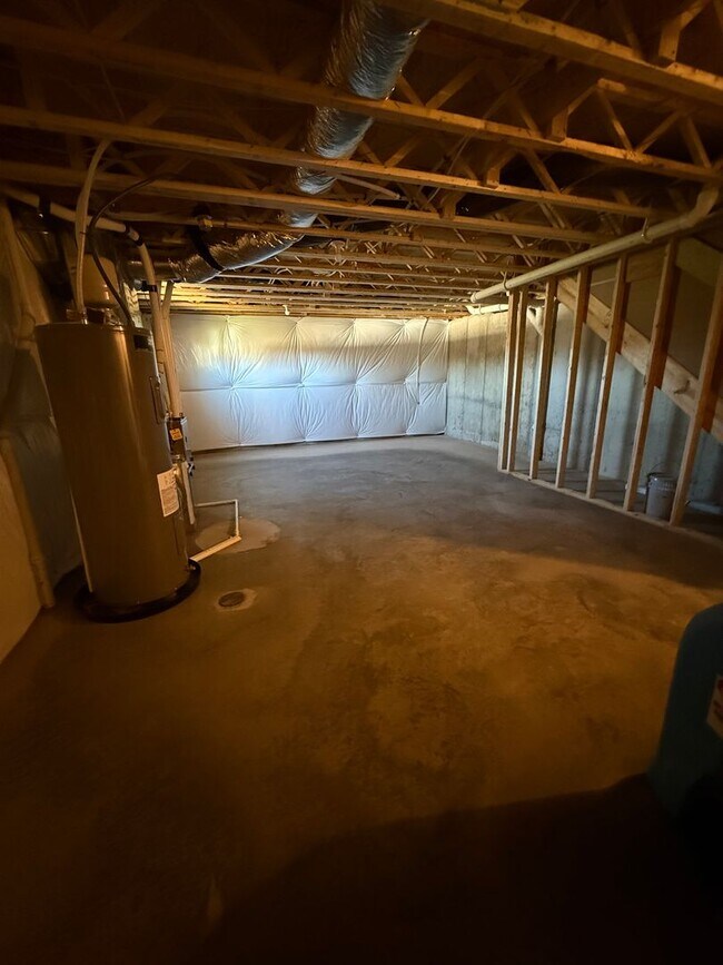 Building Photo - Home Sweet Home