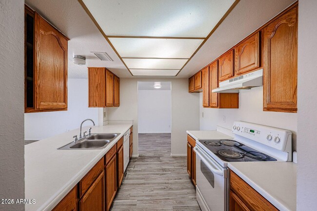 Building Photo - 5333 W Port Au Prince Ln
