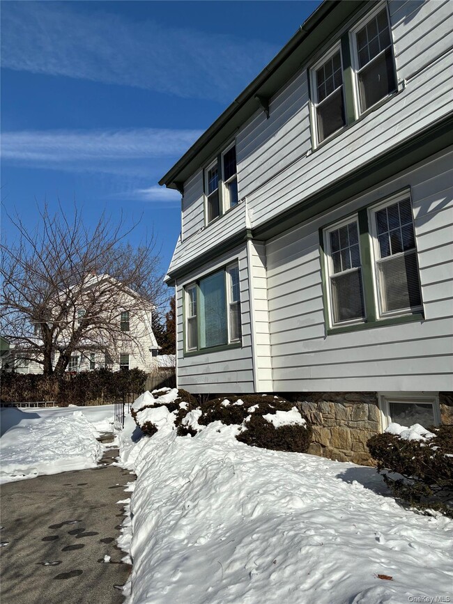 Building Photo - 119 Lincoln Ave