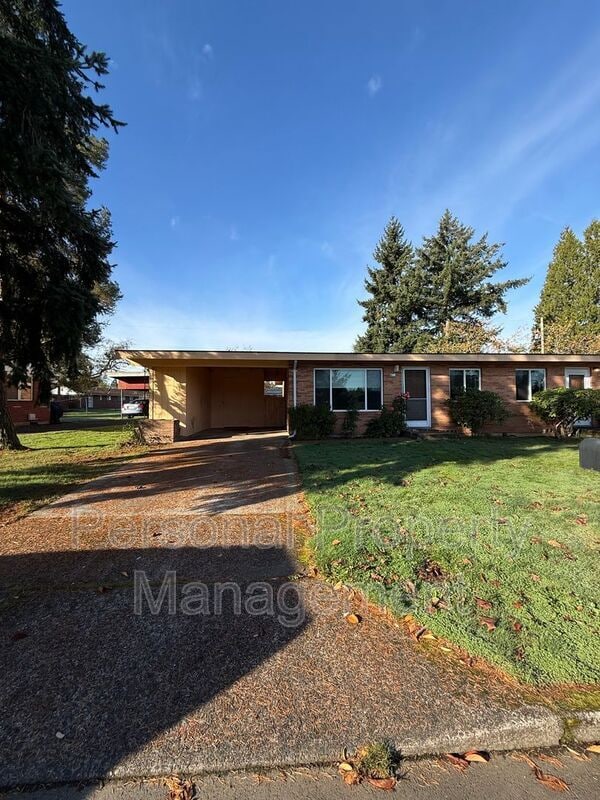 Building Photo - 700 Garrison Terrace