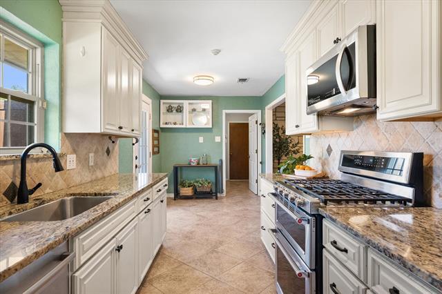 Building Photo - 1415 Moss Rose Cir