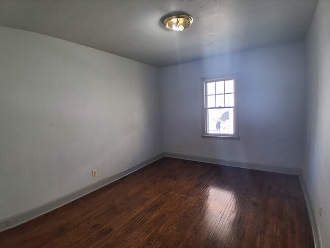 Building Photo - 28 S Virginia Ave