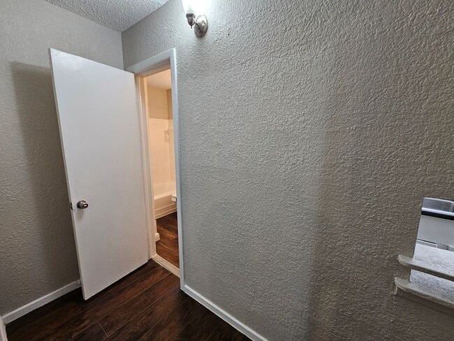 Building Photo - Available now ready for immediate move in