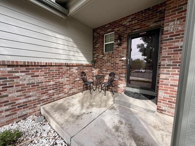 Building Photo - 653 Millet Cir