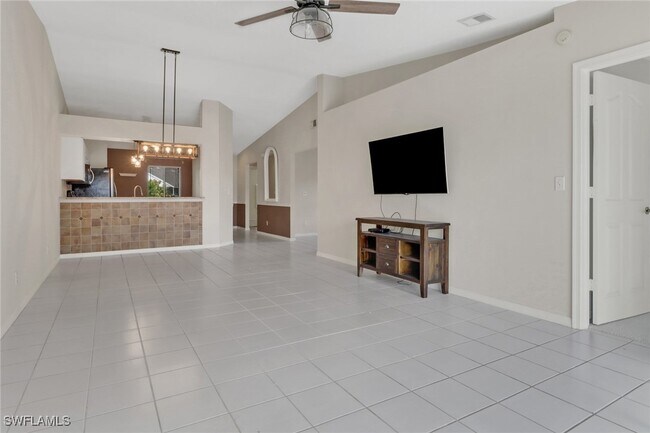 Building Photo - 875 New Waterford Dr