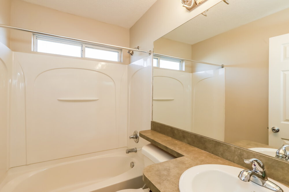 Building Photo - 2608 Royal Pointe Dr