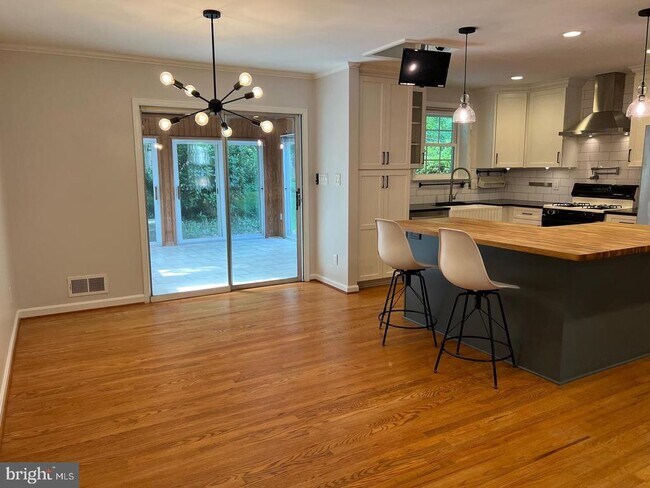 Building Photo - 8711 Braeburn Dr