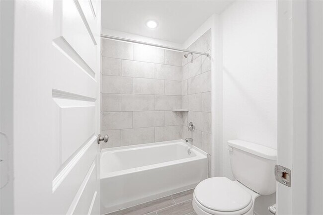 Building Photo - 5731 Tabula Rasa Dr