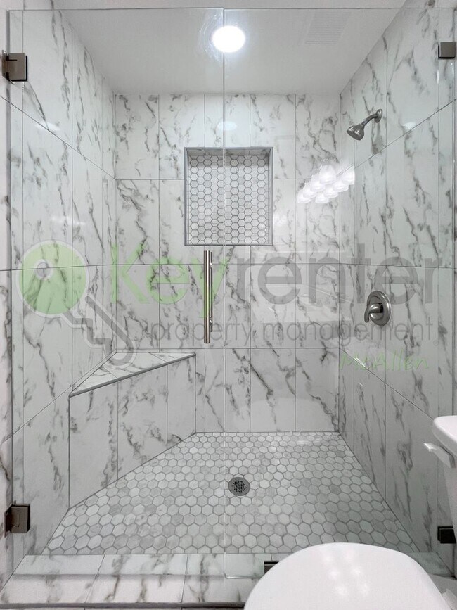 Building Photo - 415 N 17th St
