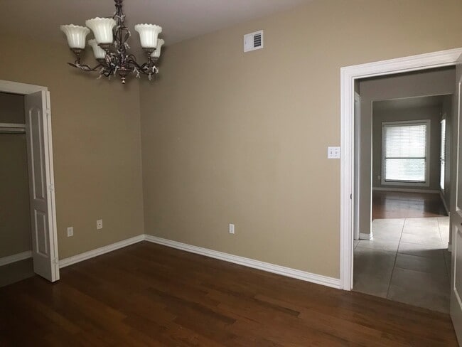 Building Photo - 3Bed/2Bath In Cimarron now Available!