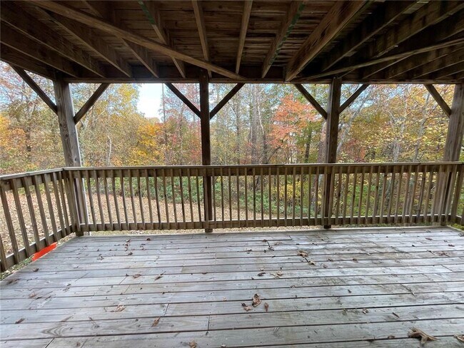 Building Photo - 166 Cove Hill