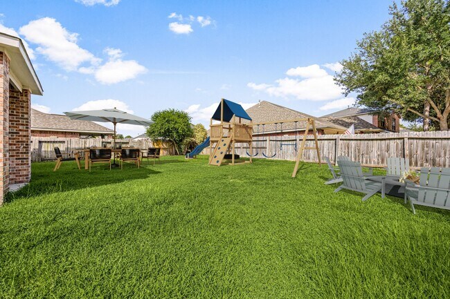 Building Photo - 10427 Lyndon Meadows Dr