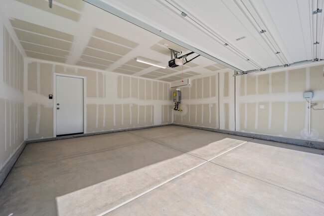 Building Photo - 6080 Swift Lariat St