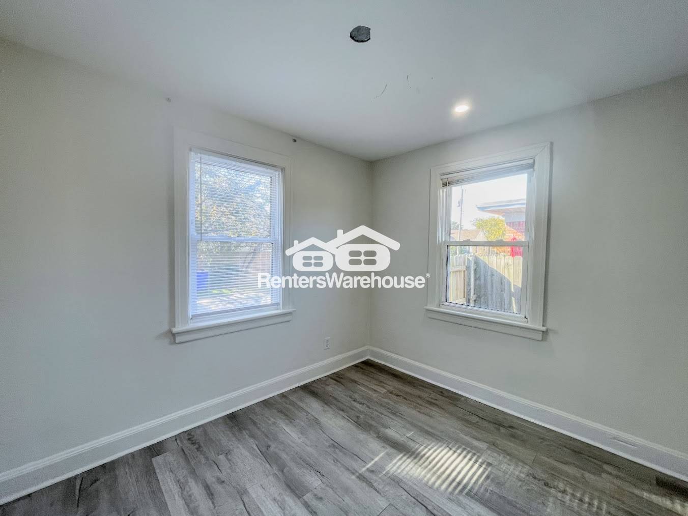 Building Photo - 1375 W Ocean View Ave