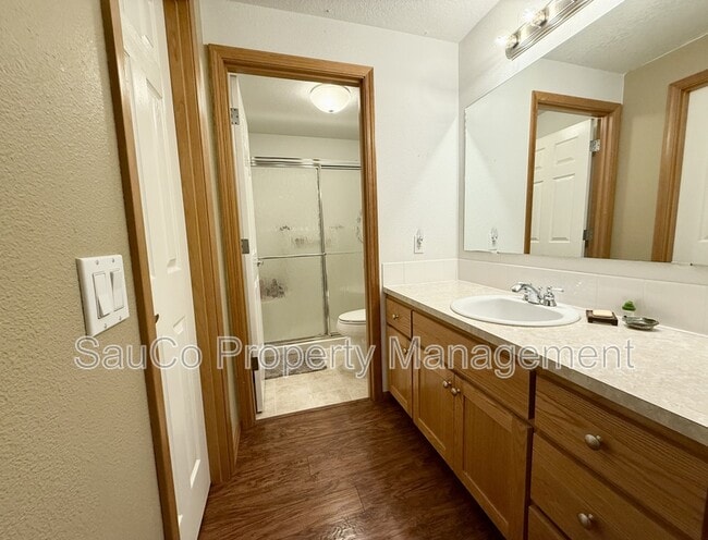 Building Photo - 60031 Ridgeway Loop