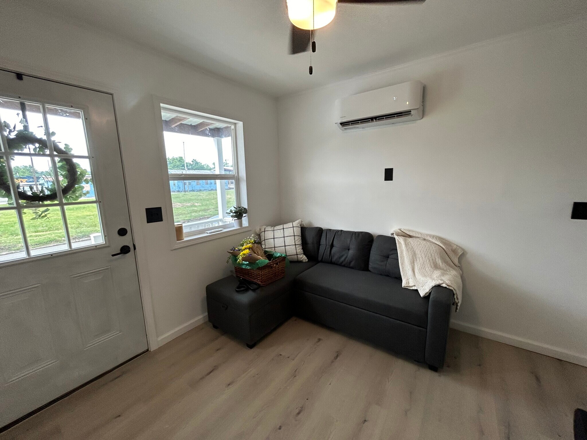 Building Photo - 1842 7th Ave