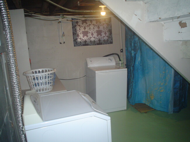 Laundry room downstairs - 714 Main St