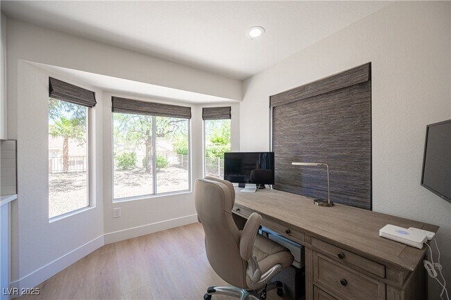Building Photo - 2548 Tumble Brook Dr
