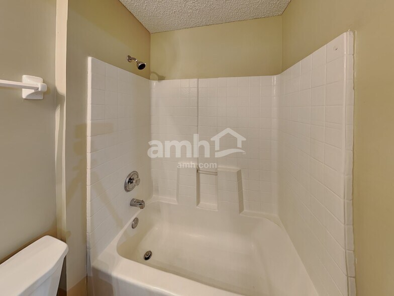 Building Photo - 509 Chancellor Dr W