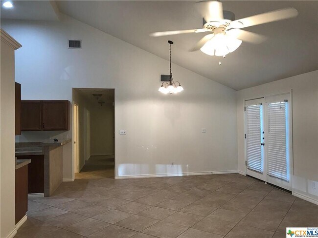 Building Photo - 113 Quail Run