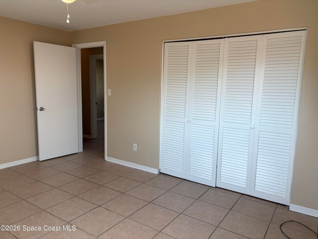 Building Photo - 619 Rosada St