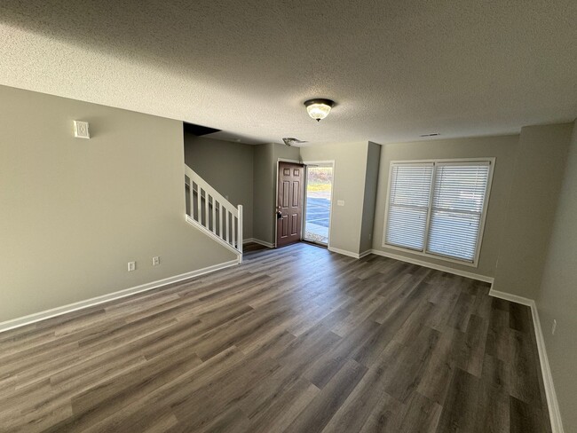 Building Photo - 2-Bedroom Townhouse in Harrisonburg