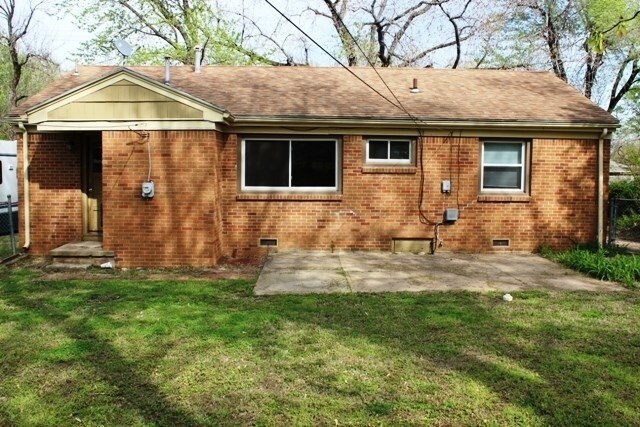 Building Photo - 1251 N Woodlawn Blvd