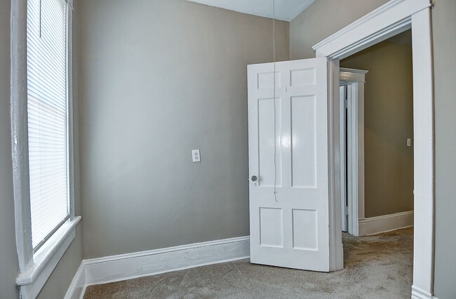 Building Photo - FOR RENT  - NORFOLK / ODU AREA