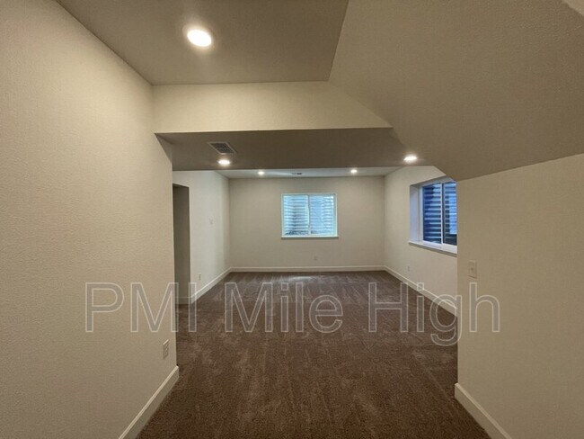 Building Photo - 21138 E 61st Dr