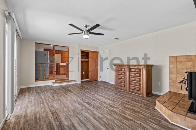 Building Photo - 232 Doyle Dr