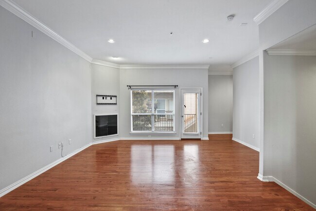 Building Photo - 3119 Cedarplaza Ln