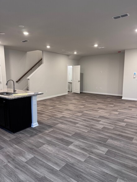 Building Photo - 4555 Dillon Mill Dr