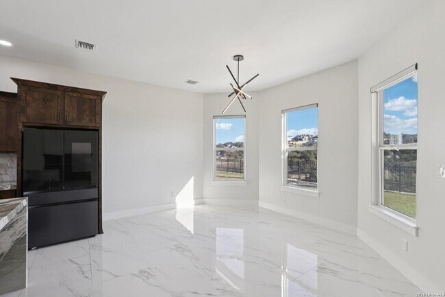 Building Photo - 10014 Ivory Canyon