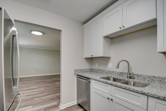 Building Photo - 1406 Johns Rd