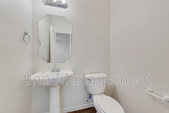 Building Photo - 1173 Sunderland Ln