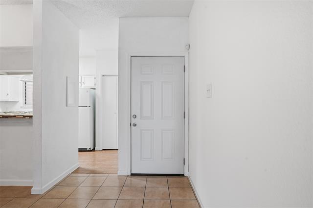 Building Photo - 5550 Spring Valley Rd