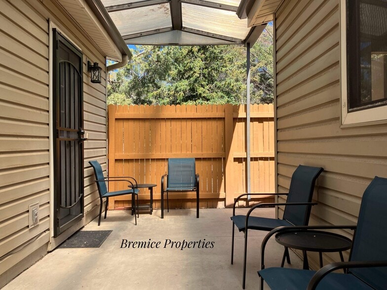 Covered Patio - 345 Rim Rock Cir