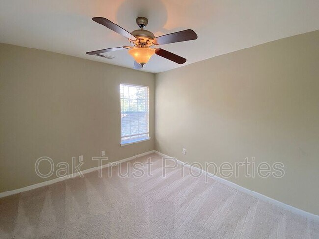 Building Photo - 8968 N Red Maple Cir