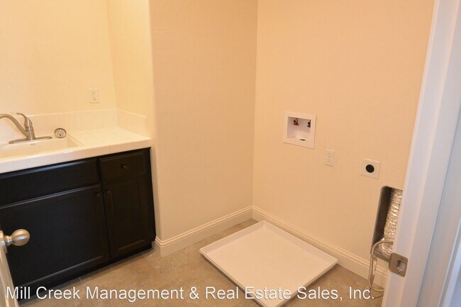 Building Photo - 4 br, 3 bath House - 2618 W. Sady