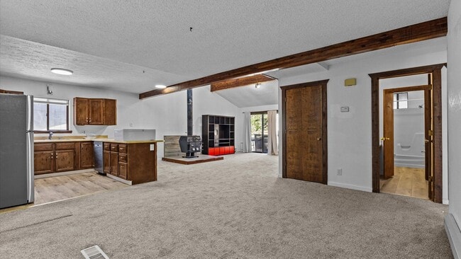 Building Photo - Spacious Home for Rent in Glenwood Springs – Great Location, No HOA!